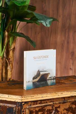 Su Üstünde Kitap